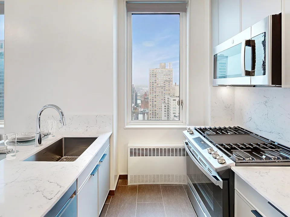 401 E 80th St #21G