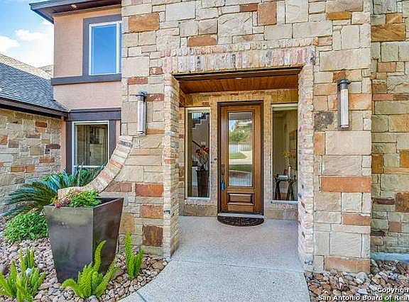 2nd image of 306 Evans Oak Ln
