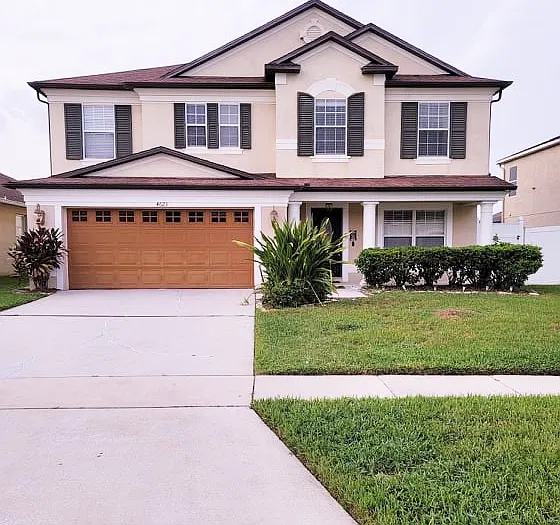 4 bed, 3.5 bath, 3902 sqft, $3,000 — Photo 3