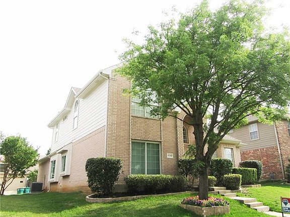 3rd image of 1240 Tanner Dr