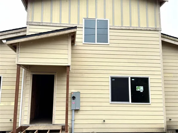 937 Mount Olympus Avenue SE #B, Ocean Shores, WA 98569