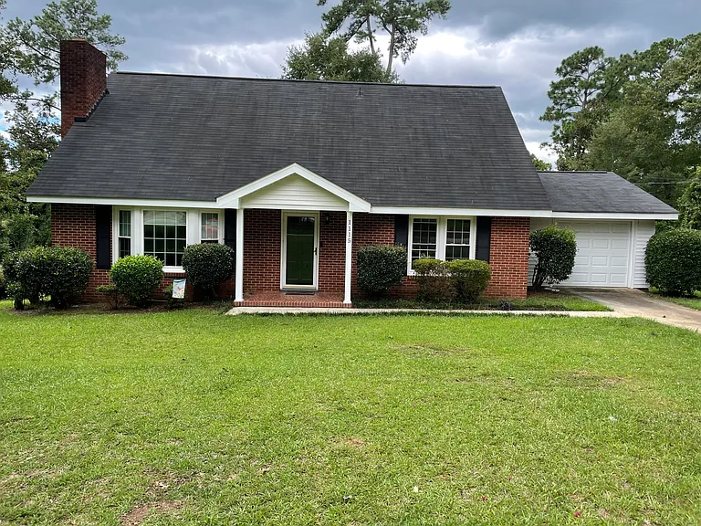 1115 Williams Dr — Photo 1