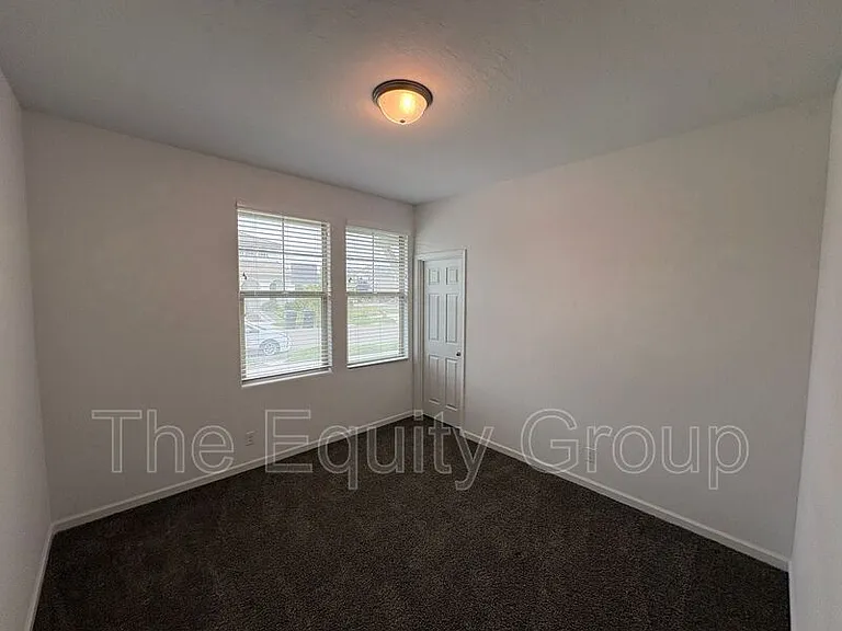 1336 W Porter Ct — Photo 6