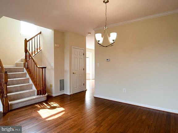 3rd image of 2501 Peter Jefferson Ln