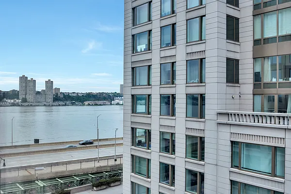 Sold by Keller Williams Realty Group | media 21