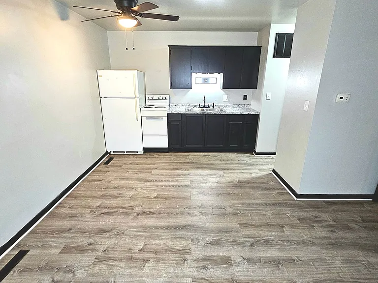 126 Poplar St — Photo 6