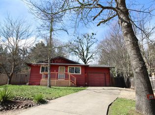 842 S 3rd St, Jacksonville, OR 97530