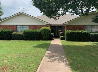 801 McAnear St APT A, Cleburne, TX 76033