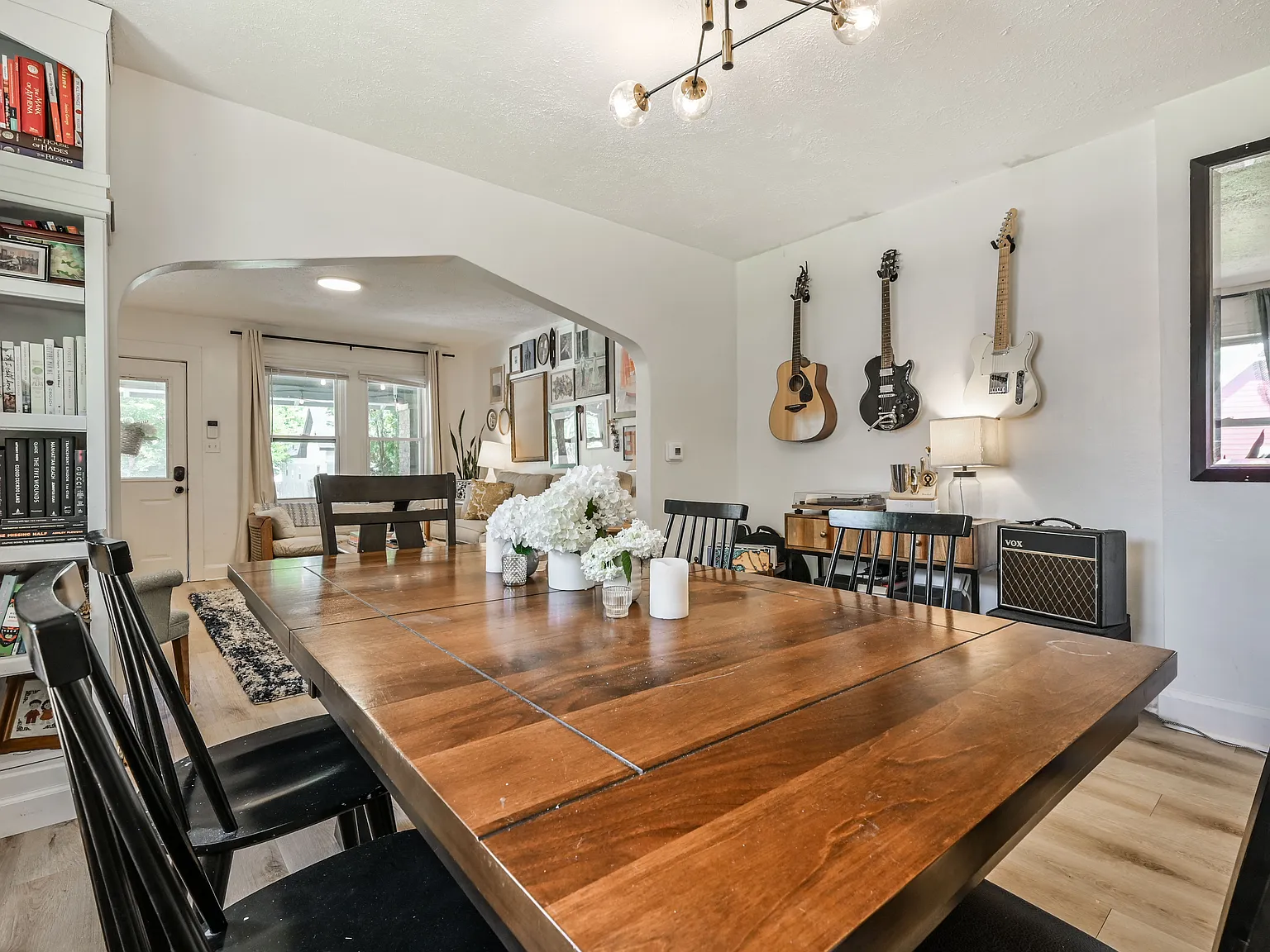 2 bed, 950 sqft, $1,300 — Photo 3