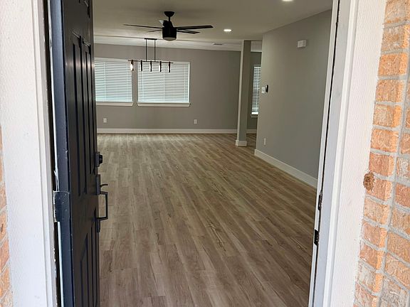 3rd image of 10651 Cobblecreek Way