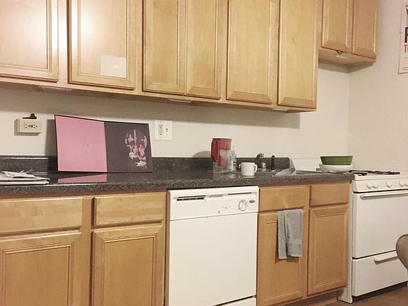 4th image of 2129 N Dayton St #29-104