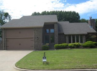 2007 Glynnwood Dr, Bartlesville, OK 74006