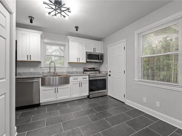 3403 Wilshire Dr, Greensboro, NC 27408