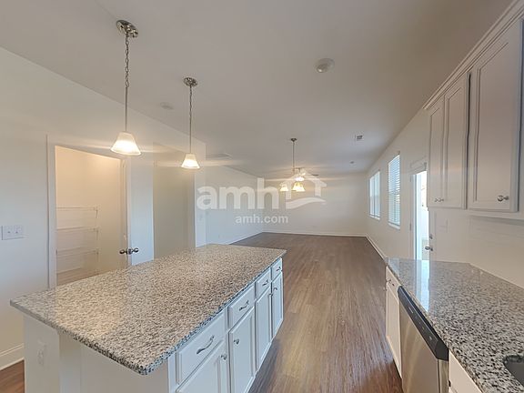 4th image of 505 Charity Ln