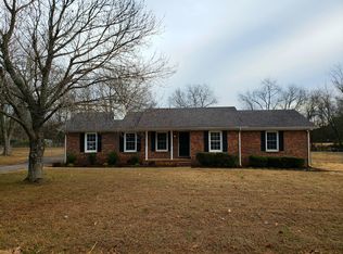 588 Foxfire Ct, Murfreesboro, TN 37129