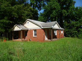 813 Ambassador St, Charlotte, NC 28208
