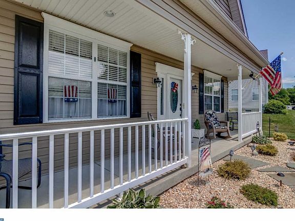 3rd image of 251 Beaumont Dr