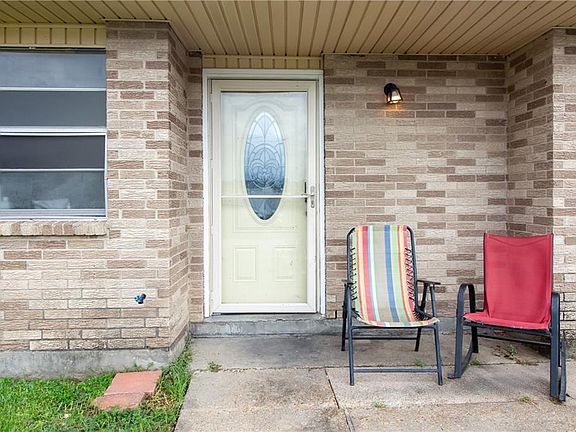 3rd image of 405 Fairview Dr