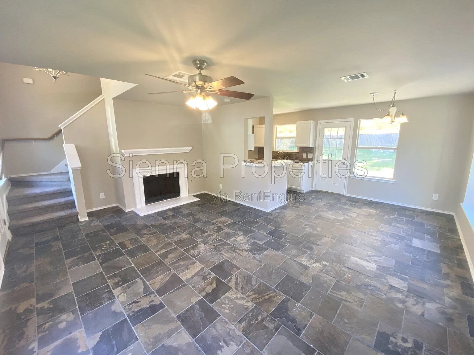 4 bed, 2.5 bath, 1481 sqft, $2,275 — Photo 3