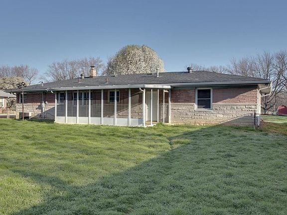 4th image of 2305 Hanover Dr