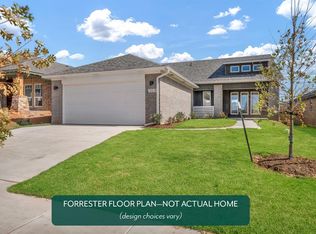 8809 Spruce St, Edmond, OK 73003