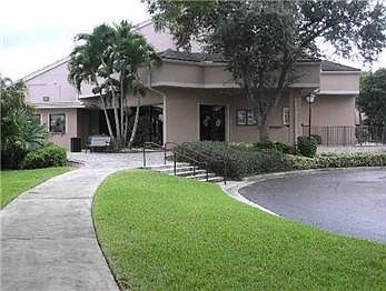 2nd image of 4675 Carambola Cir N
