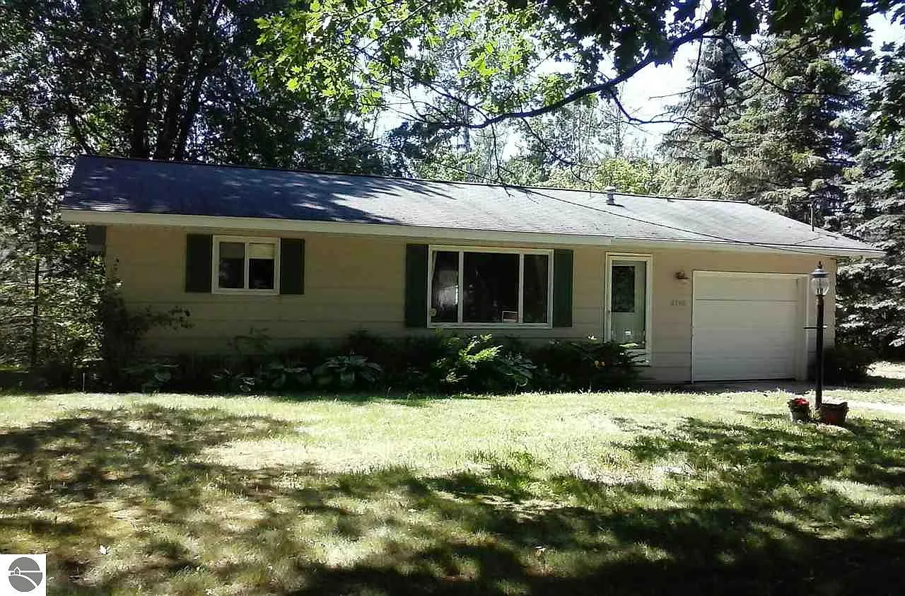 2165 N Huron Rd photo 1