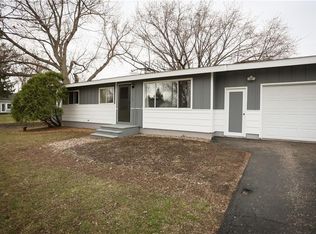 54 W Wood Ridge Dr, River Falls, WI 54022