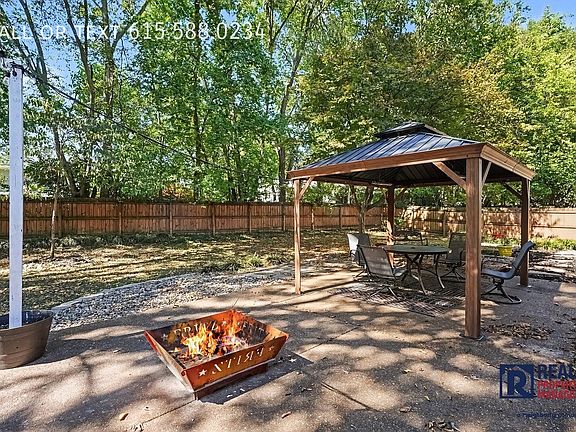 2nd image of 1382 Buckingham Cir