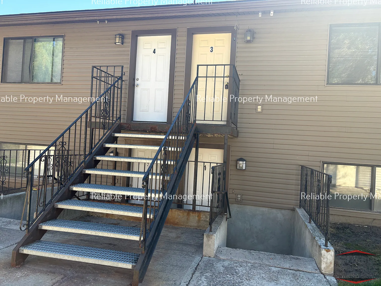 2 bed, 825 sqft, $1,050 — Photo 2