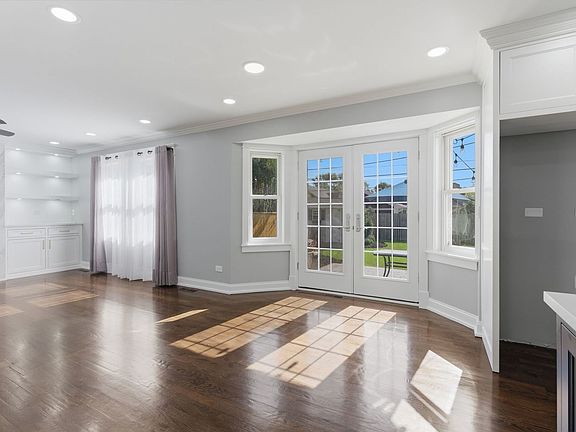 5th image of 317 Vincent Pl