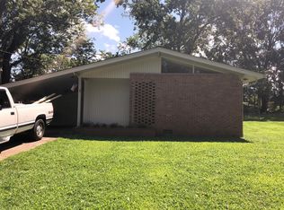 490 14th Avenue Dr NE, Hickory, NC 28601