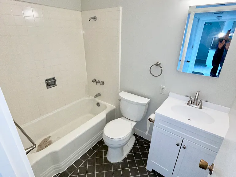 1601 Bridgeway #F — Photo 11