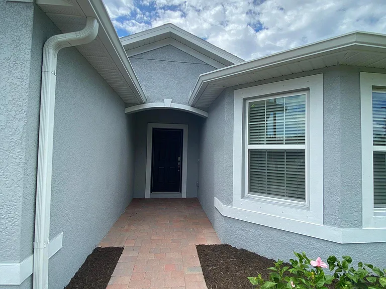 636 SW 19th Ave — Photo 3