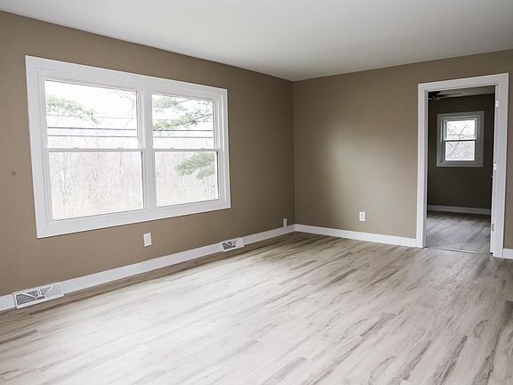 3rd image of 5220 Cody Rd