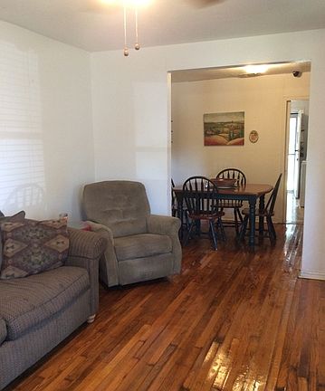 3rd image of 1813 Clower