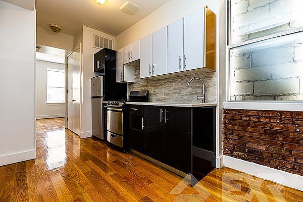 1st image of 13 Humboldt St APT 1R