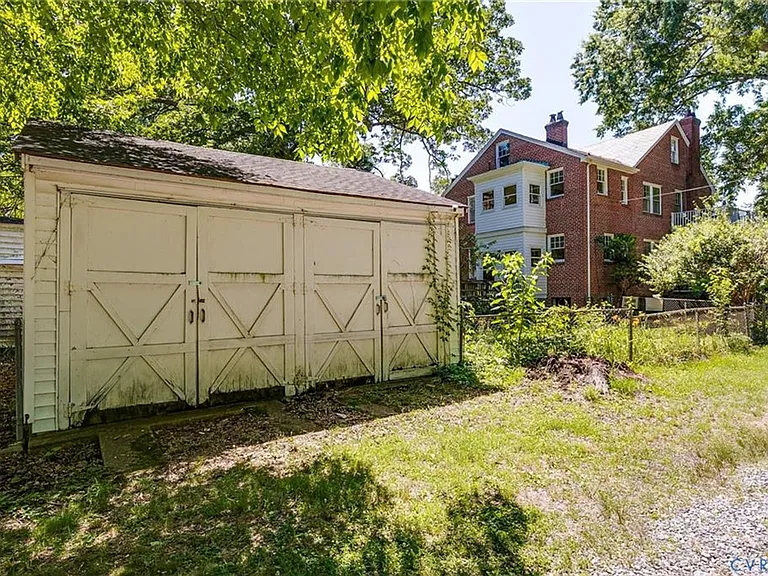 1025 Taylor Ave — Photo 20