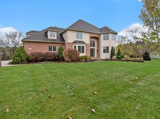 9037 Yorkshire Dr, Saline, MI