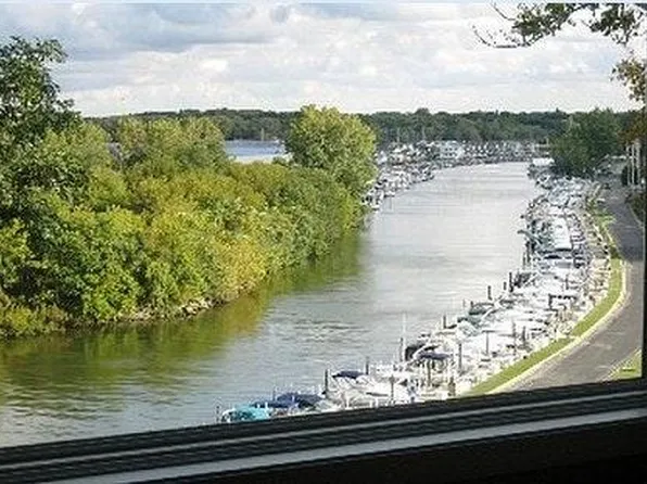 187 Wayne St, Saint Joseph, MI 49085