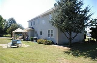 3rd image of 131 Joy Ave