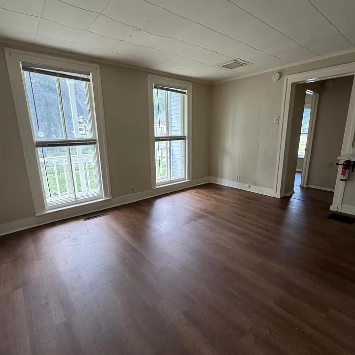 26 Mechanic St #1