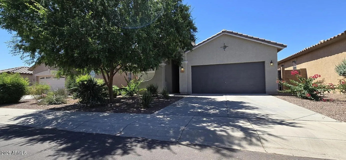 4 bed, 2.0 bath, 1818 sqft, $2,150 — Photo 2