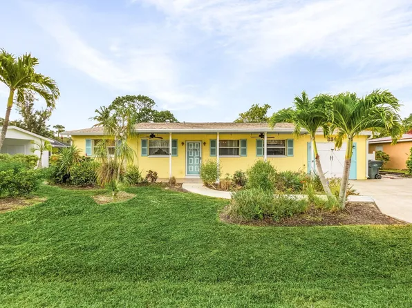 834 Lake McGregor Dr, Fort Myers, FL 33919