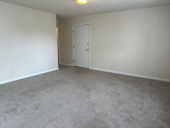 4th image of 418 W Dodson St