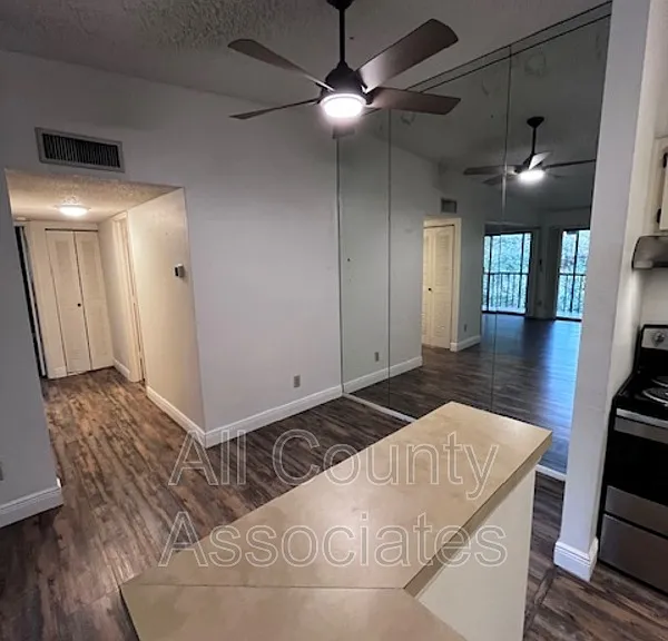 3277 Fox Chase Cir N #211 — Photo 15