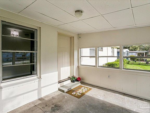 5th image of 10 Cloverland Ct