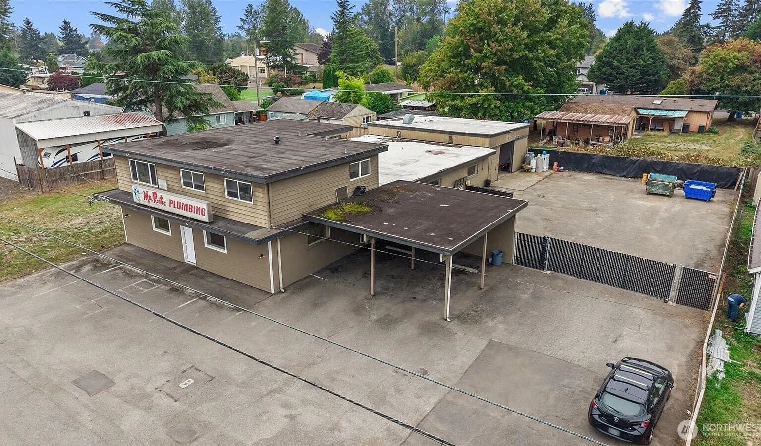 3 bed, 5672 sqft, $7,000 — Photo 3