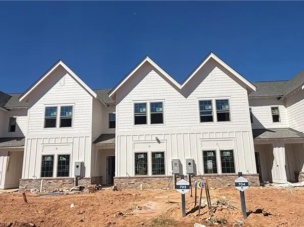 2907 Bennett Ln, Auburn, AL 36832