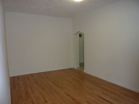 4th image of 4902 21st St APT 4G